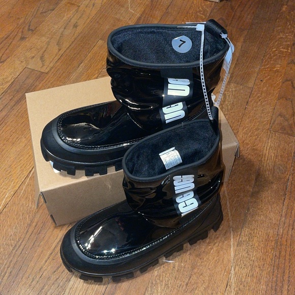 •UGG•NWT UGG WOMAN'S CLASSIC BLACK BRELLAH MINI BOOT SIZE 7 - Picture 8 of 12